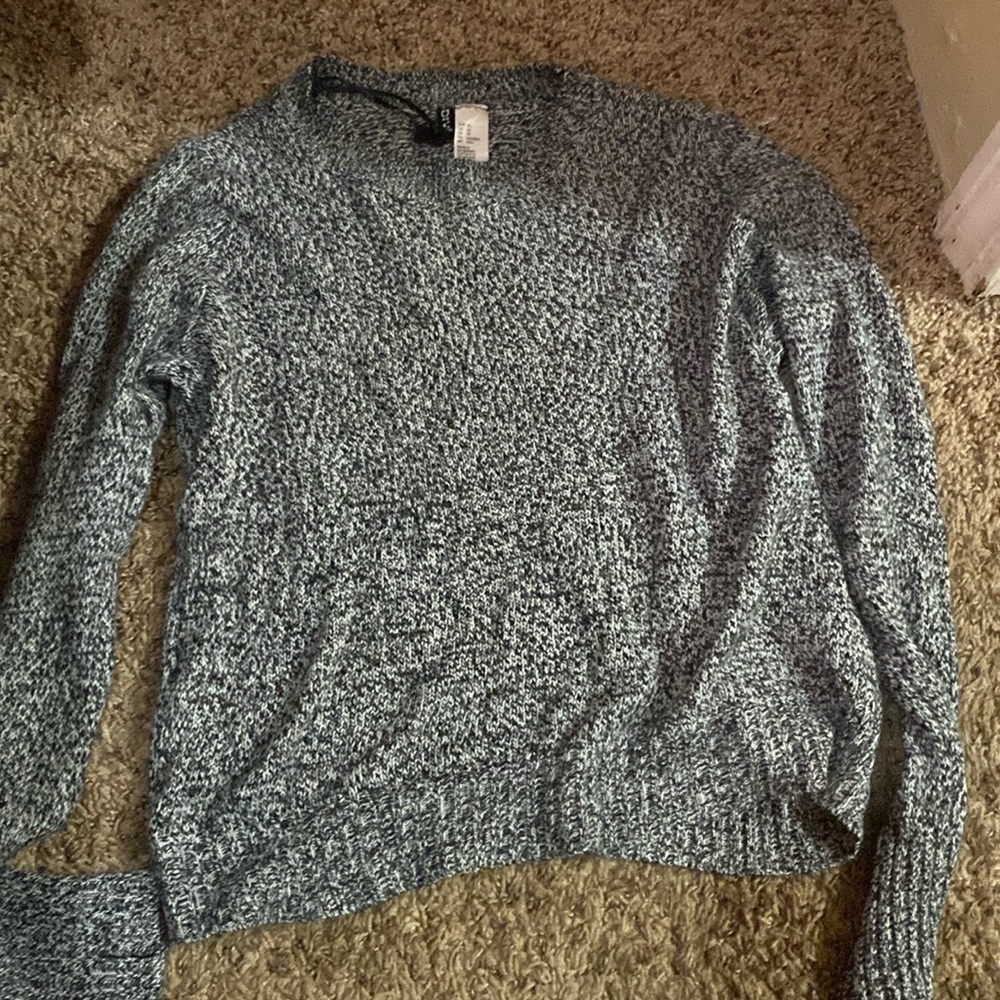 Xs grey sweater